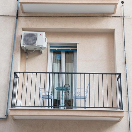 Dimora Cappuccini Guest House Чистернино Экстерьер фото