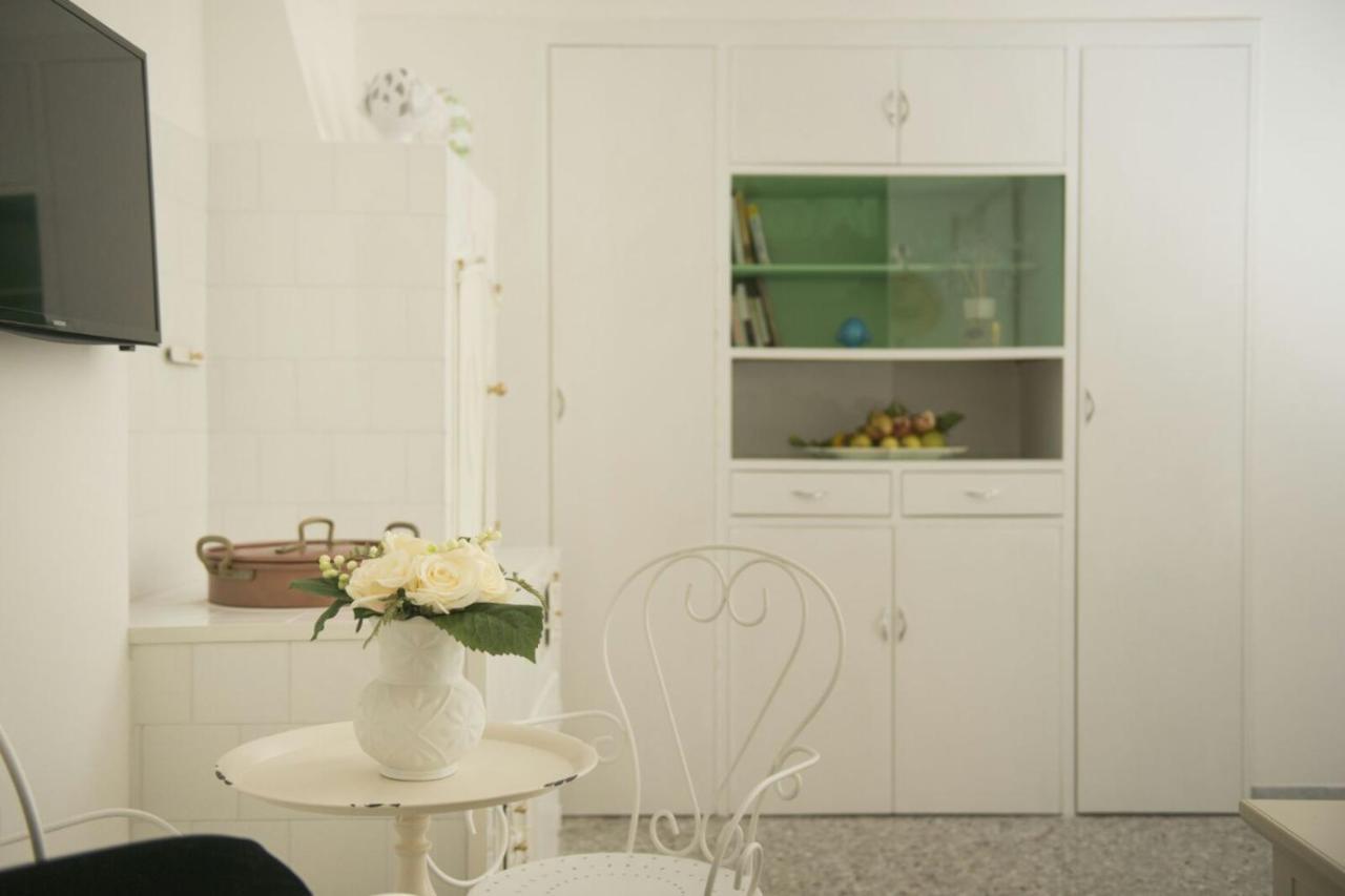 Dimora Cappuccini Guest House Чистернино Экстерьер фото
