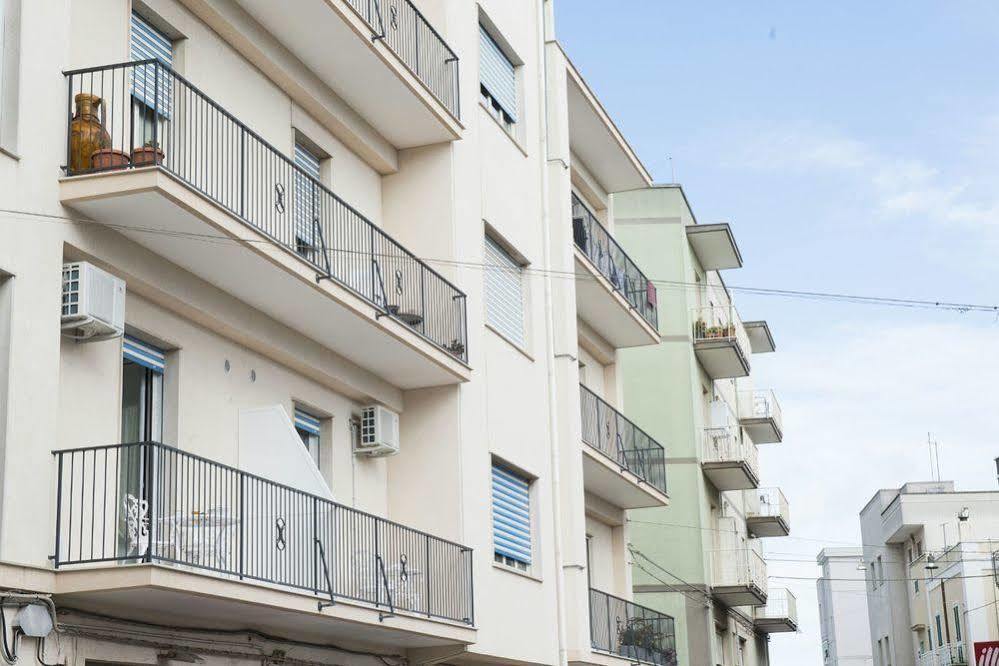 Dimora Cappuccini Guest House Чистернино Экстерьер фото