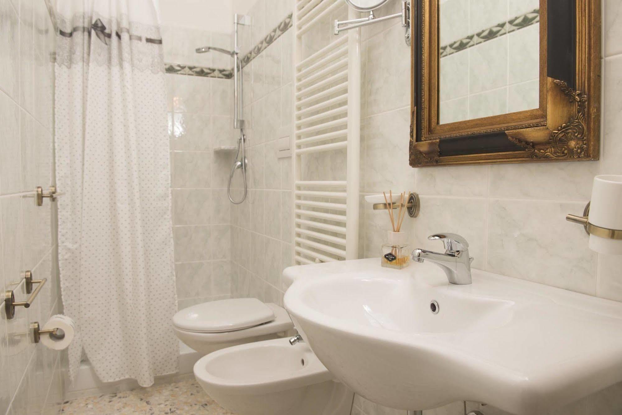 Dimora Cappuccini Guest House Чистернино Экстерьер фото