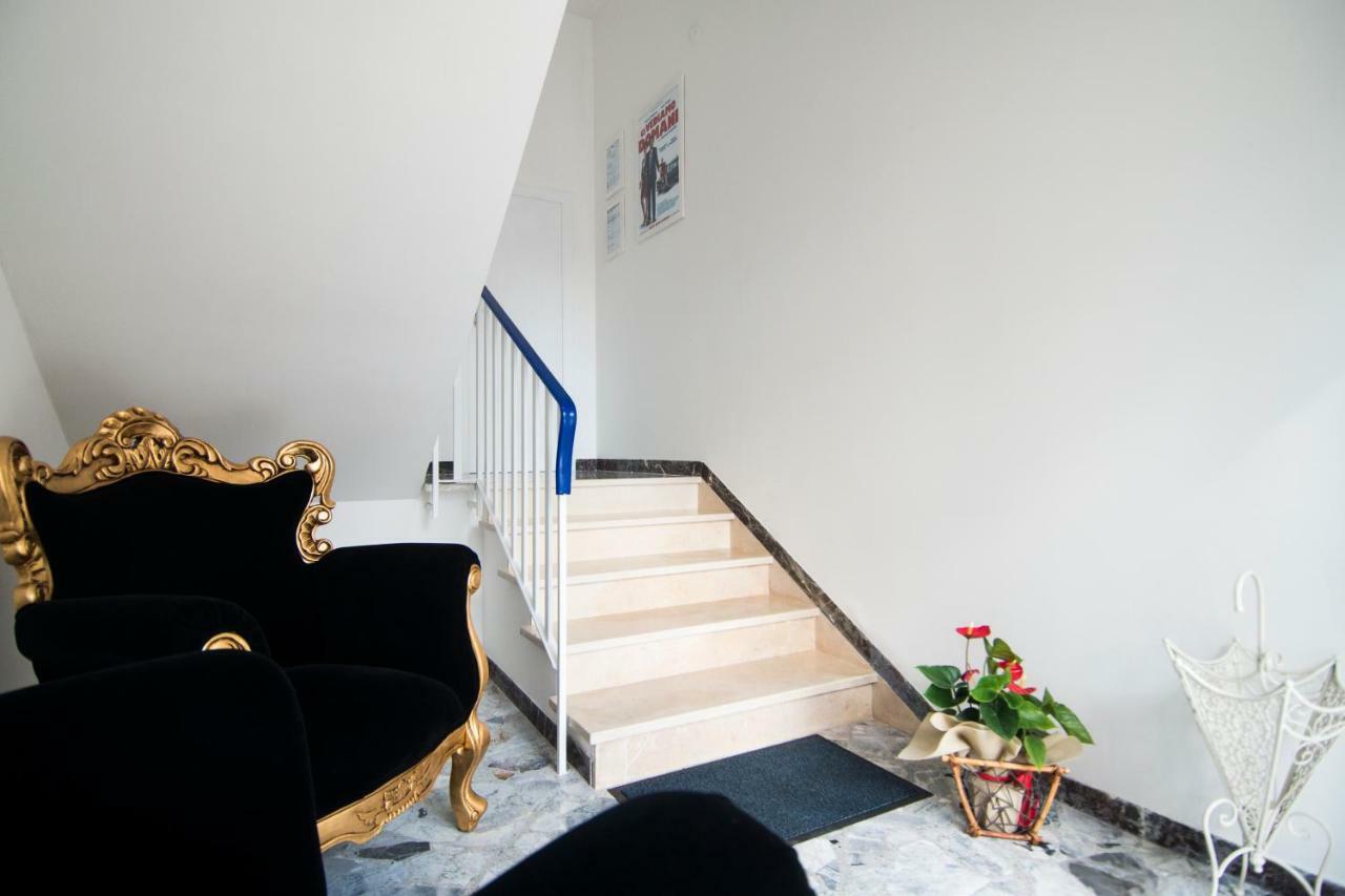 Dimora Cappuccini Guest House Чистернино Экстерьер фото